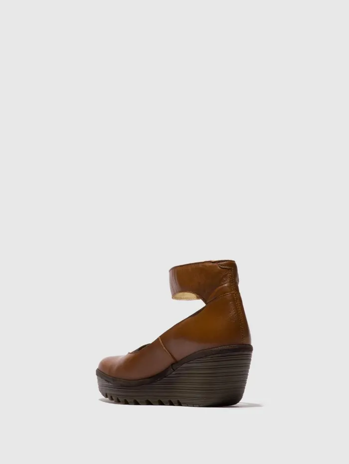 Closed Shoes YOUS529FLY TAN Women Fly London Shoes