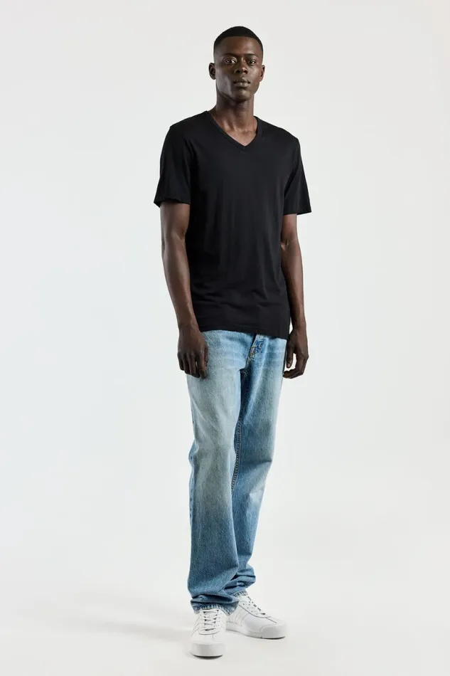 COTTON CITIZEN Classic VNeck Tee Jet Black Men Tees COTTON CITIZEN Classic VNeck Tee Jet Black Men Tees