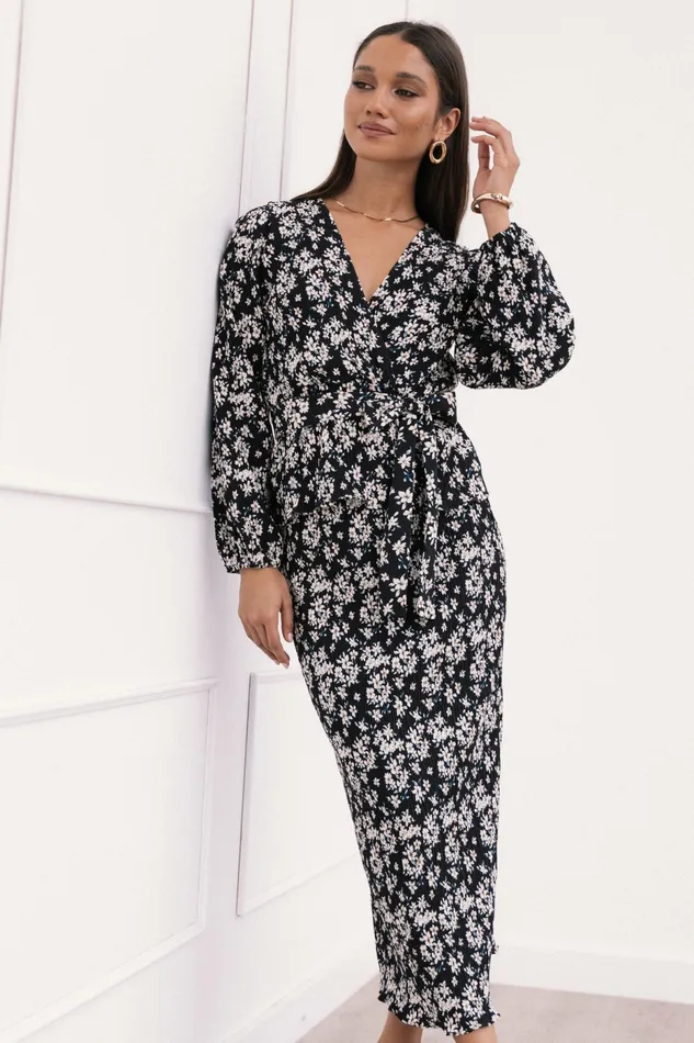 Matching Sets Women Minelli Pleat Top BlackWhite Floral Petal and Pup