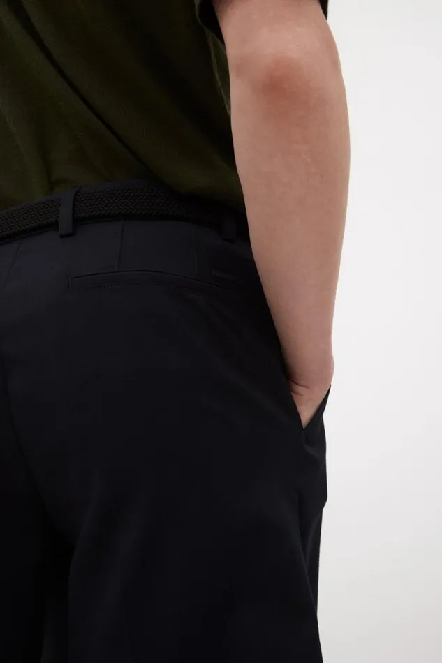 Men Benn Relaxed Light Wool Pleated Short Dark Navy Norse Projects Shorts