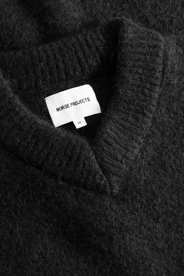 Men Jonas Donegal Diamond Sweater Grey Melange Norse Projects Knitwear