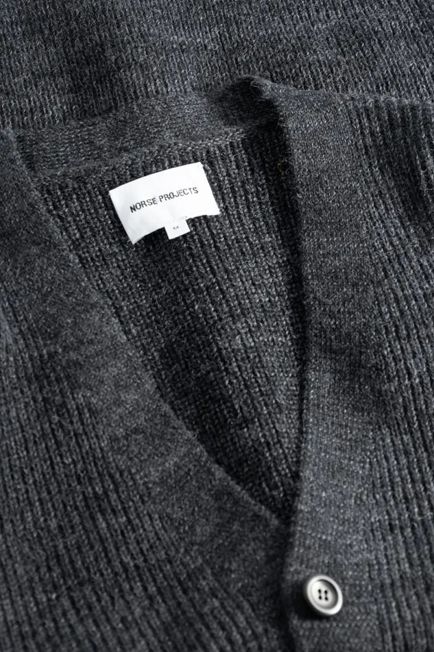 Men Jonas Donegal Diamond Sweater Grey Melange Norse Projects Knitwear