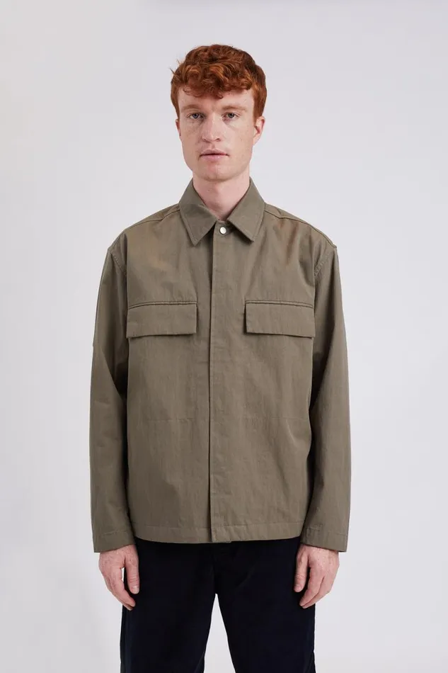 Men Pelle Fine Broken Twill Overshirt Sediment Green Norse Projects Overshirts