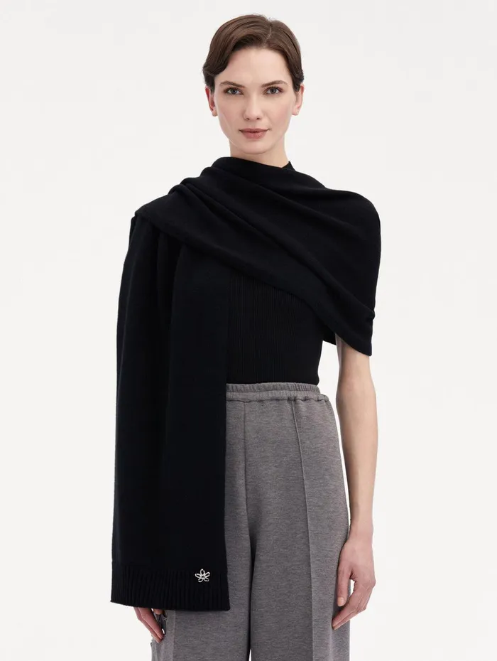 O Flower Cashmere Scarf Black Women Oscar De La Renta Scarves O Flower Cashmere Scarf Black Women Oscar De La Renta Scarves