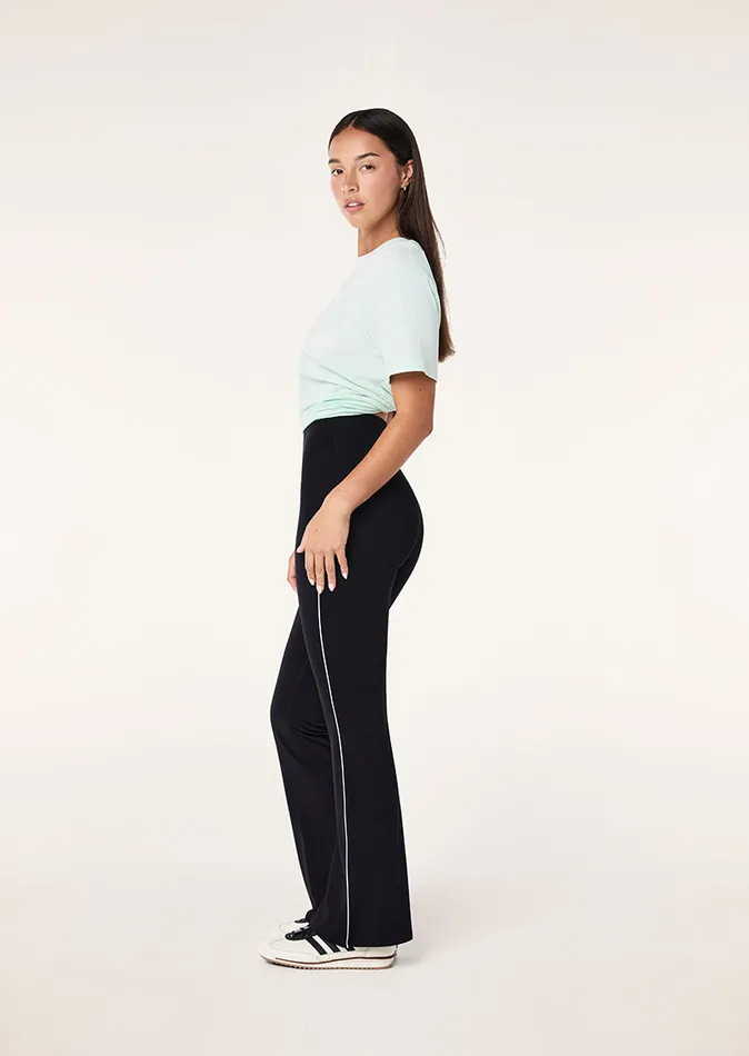 PE Nation PREVIEW PIPING LEGGING IN BLACK Women StudioSoft