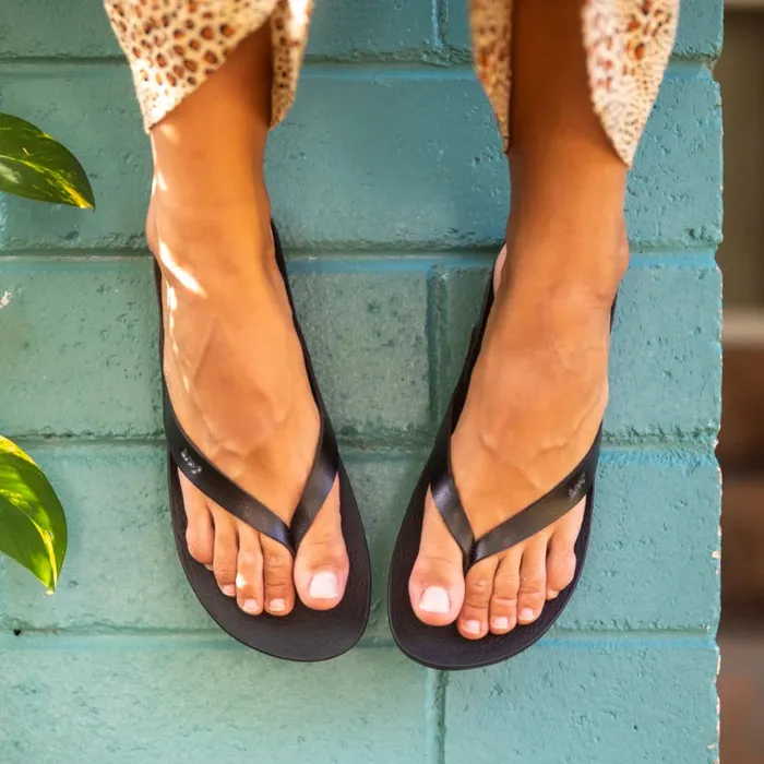 Reef Cushion Court Black Women Sandals Reef Cushion Court Black Women Sandals