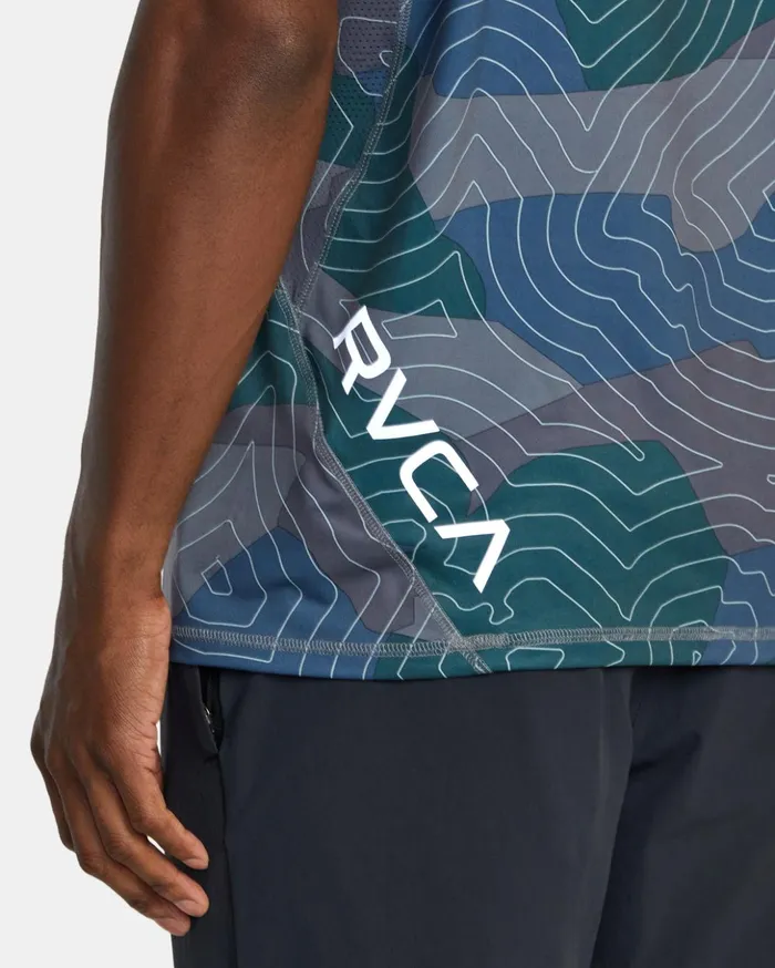 RVCA Short Sleeves Hawaii Sport Vent Short Sleeve Training Top Hawaii Topo Camo 8211 Men RVCA Short Sleeves Hawaii Sport Vent Short Sleeve Training Top Hawaii Topo Camo 8211 Men