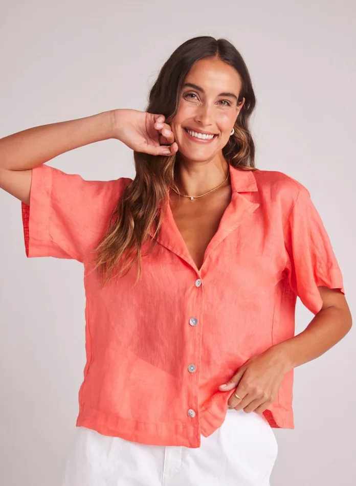 Short Sleeve Women Bella Dahl Short Sleeve Flowy Button Down 8211 Hibiscus Bloom Short Sleeve Women Bella Dahl Short Sleeve Flowy Button Down 8211 Hibiscus Bloom