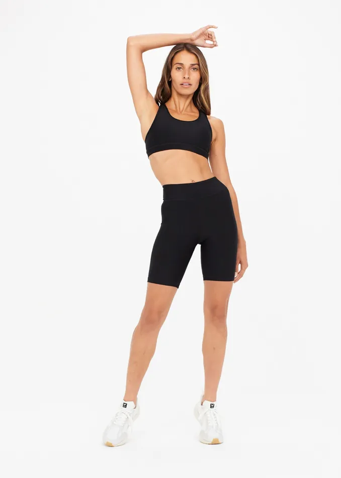 Shorts Women THE UPSIDE MATTE TECH SPIN SHORT