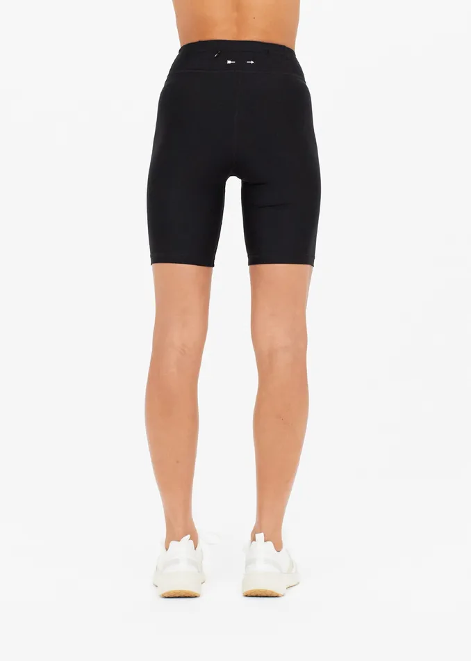 Shorts Women THE UPSIDE MATTE TECH SPIN SHORT Shorts Women THE UPSIDE MATTE TECH SPIN SHORT