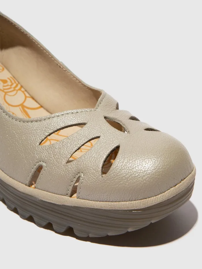 Slipon Shoes YUBI480FLY SILVER Women Fly London Shoes