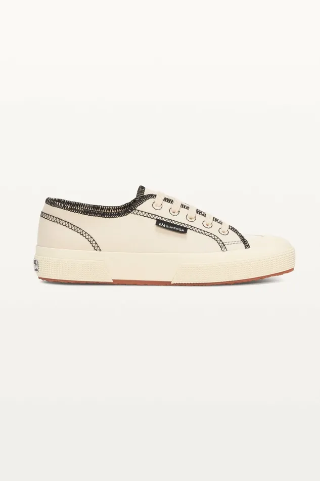 Sneakers Petal and Pup Women 2294 Drill Overlock Stitching Raw Off White