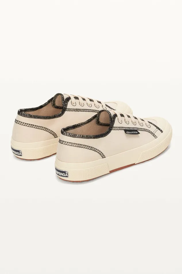 Sneakers Petal and Pup Women 2294 Drill Overlock Stitching Raw Off White