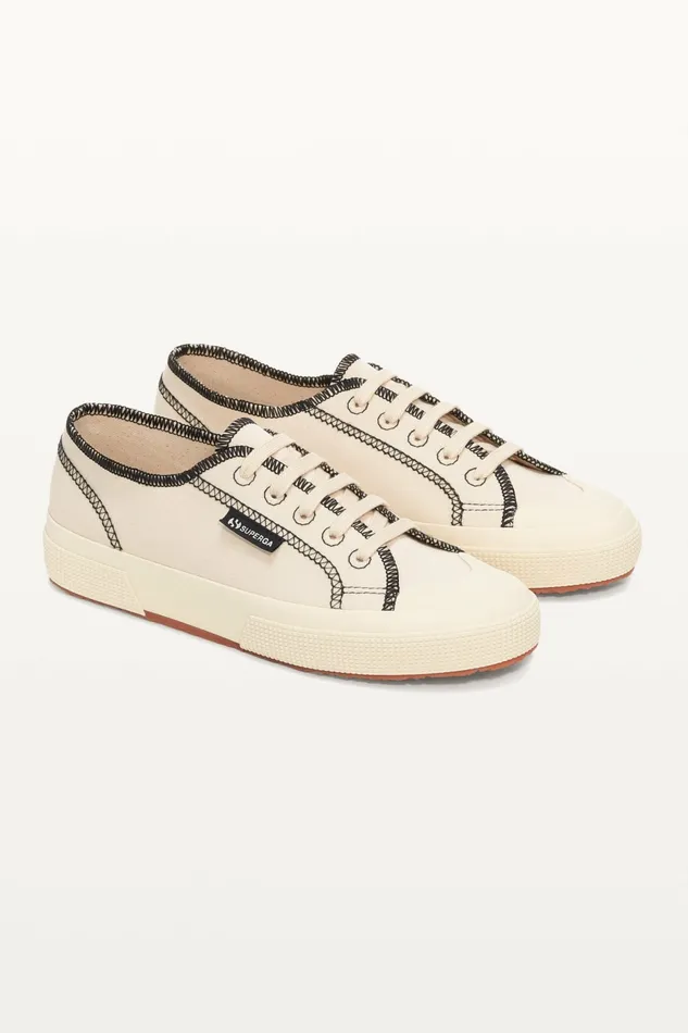 Sneakers Petal and Pup Women 2294 Drill Overlock Stitching Raw Off White