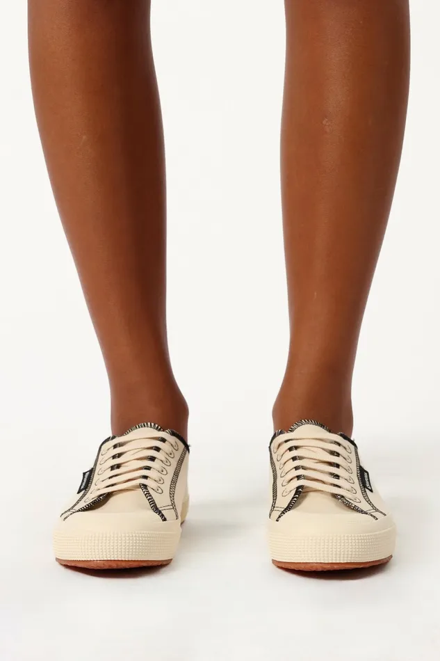 Sneakers Petal and Pup Women 2294 Drill Overlock Stitching Raw Off White