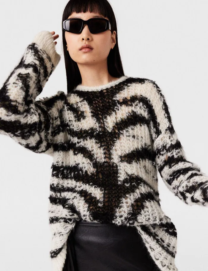 Stella McCartney Knitwear Women Tiger Pattern OpenKnit Sweater Black And White Stella McCartney Knitwear Women Tiger Pattern OpenKnit Sweater Black And White