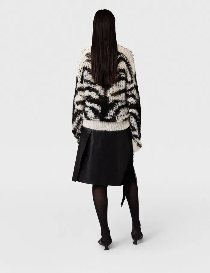 Stella McCartney Knitwear Women Tiger Pattern OpenKnit Sweater Black And White Stella McCartney Knitwear Women Tiger Pattern OpenKnit Sweater Black And White