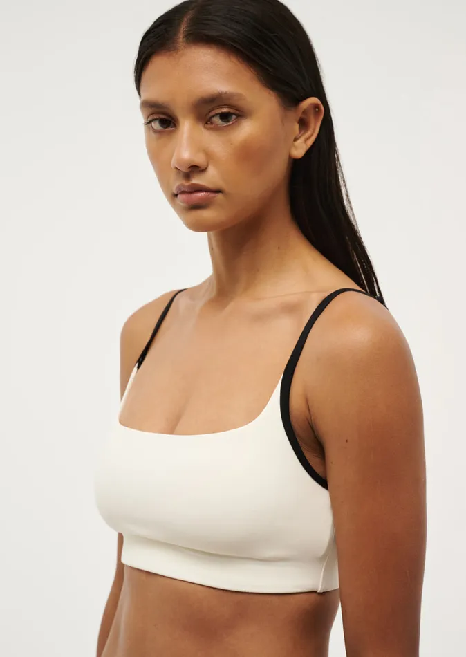 StudioSoft PREVIEW SPORTS BRA IN WHISPER WHITE 8211 PE Nation Women