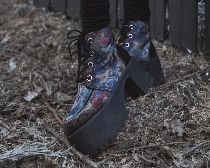 TUK Shoes Boots Women Floral Velvet Nosebleed Boot