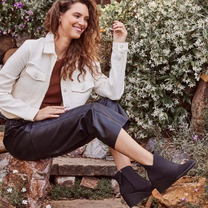 Toms Boots and Booties Sutton Wedge Ankle Bootie Black Leather 8211 Women Toms Boots and Booties Sutton Wedge Ankle Bootie Black Leather 8211 Women