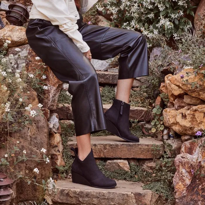Toms Boots and Booties Sutton Wedge Ankle Bootie Black Leather 8211 Women Toms Boots and Booties Sutton Wedge Ankle Bootie Black Leather 8211 Women