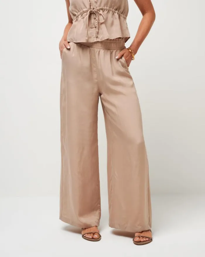 TravisMathew CHARDONNAY SUNDAY PANT Almondine Women Pants TravisMathew CHARDONNAY SUNDAY PANT Almondine Women Pants