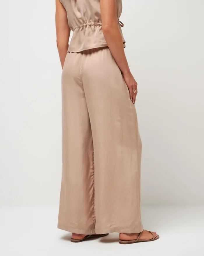 TravisMathew CHARDONNAY SUNDAY PANT Almondine Women Pants TravisMathew CHARDONNAY SUNDAY PANT Almondine Women Pants