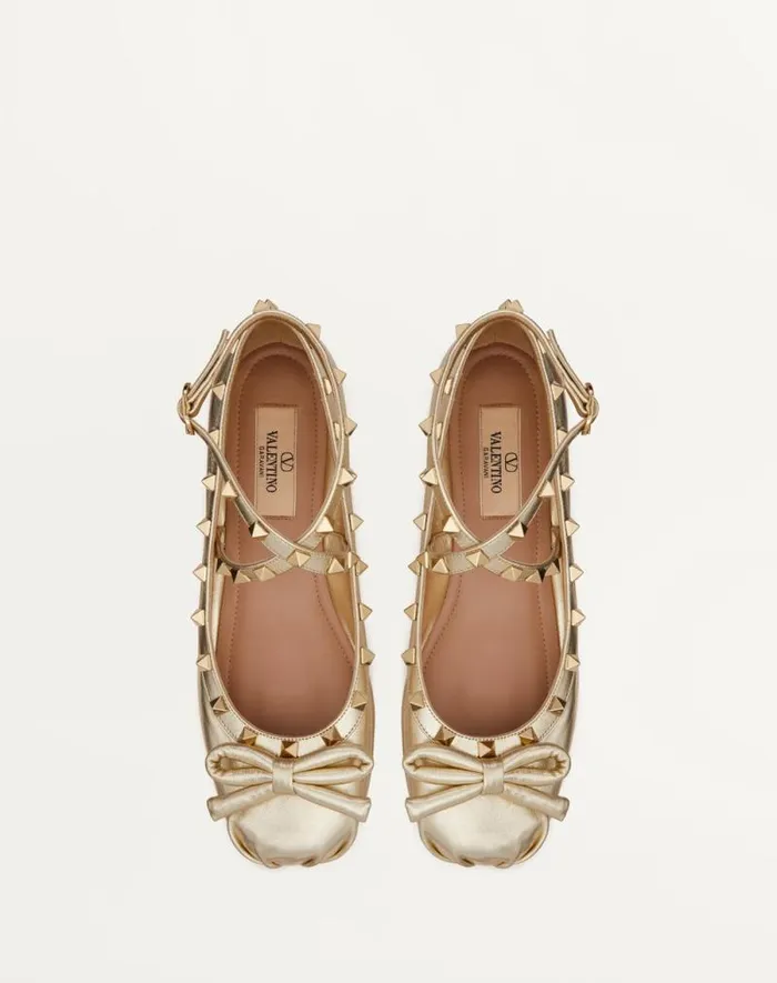Valentino Ballerinas Woman Rockstud Laminated Nappa Leather Ballerina For Woman In Platinum Platinum Valentino Ballerinas Woman Rockstud Laminated Nappa Leather Ballerina For Woman In Platinum Platinum