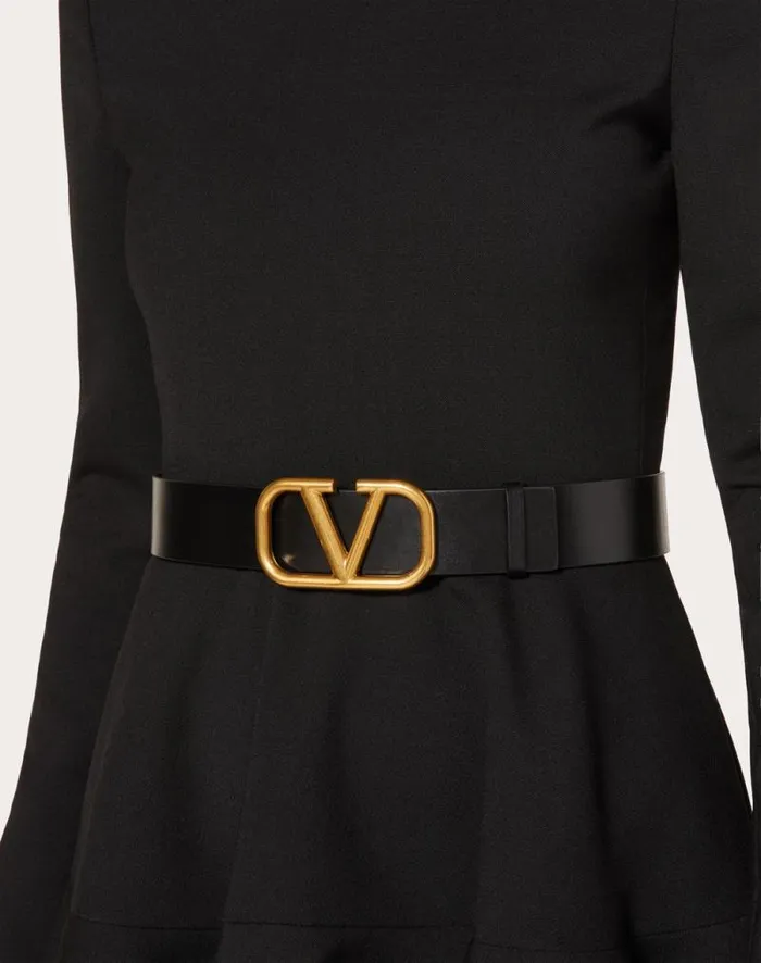 Valentino Belts Woman Reversible Vlogo Signature Belt In Glossy Calfskin 40 Mm For Woman In Smokey Beigeblack Smokey Beigeblack Valentino Belts Woman Reversible Vlogo Signature Belt In Glossy Calfskin 40 Mm For Woman In Smokey Beigeblack Smokey Beigeblack