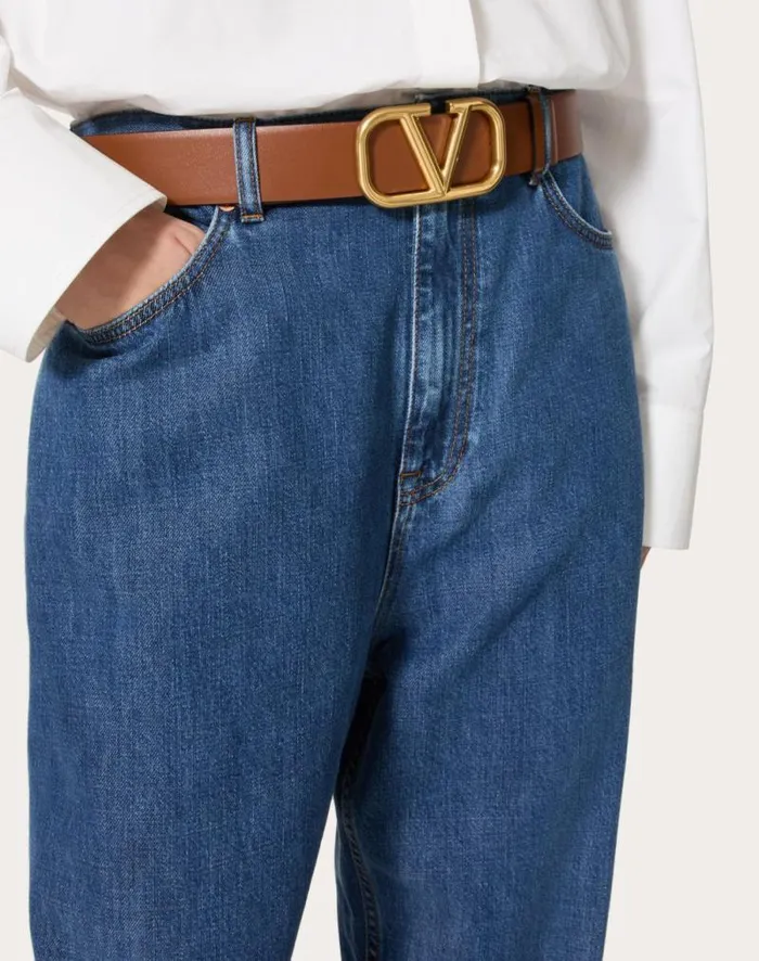 Valentino Belts Woman Reversible Vlogo Signature Belt In Glossy Calfskin 40 Mm For Woman In Smokey Beigeblack Smokey Beigeblack Valentino Belts Woman Reversible Vlogo Signature Belt In Glossy Calfskin 40 Mm For Woman In Smokey Beigeblack Smokey Beigeblack