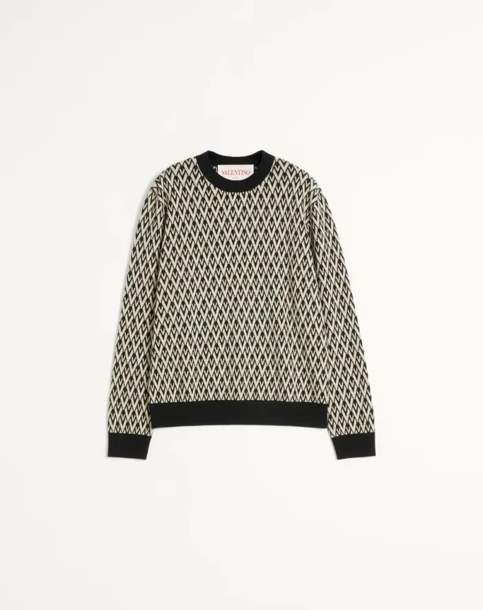 Valentino Knitwear Man Crewneck Wool Sweater With Toute La V Jacquard Pattern For Man In Blackcream Blackcream Valentino Knitwear Man Crewneck Wool Sweater With Toute La V Jacquard Pattern For Man In Blackcream Blackcream