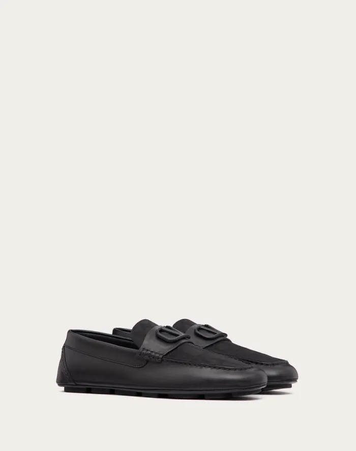 Valentino Laceups And Loafers Man Vlogo Signature Driving Shoe In Calfskin And Toile Iconographe Technical Fabric For Man In Black Black Valentino Laceups And Loafers Man Vlogo Signature Driving Shoe In Calfskin And Toile Iconographe Technical Fabric For Man In Black Black