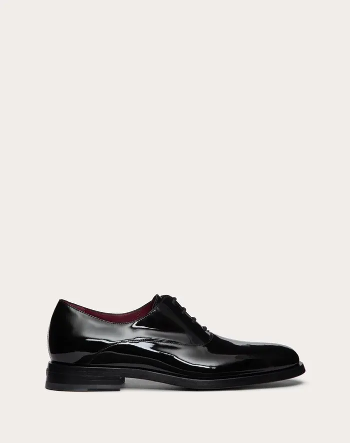 Valentino Laceups And Loafers Man Vlogo Signature Patent Leather Derby For Man In Black Black Valentino Laceups And Loafers Man Vlogo Signature Patent Leather Derby For Man In Black Black