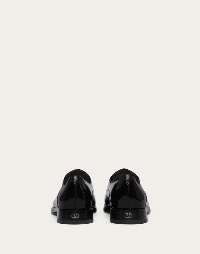 Valentino Laceups And Loafers Man Vlogo Signature Patent Leather Derby For Man In Black Black Valentino Laceups And Loafers Man Vlogo Signature Patent Leather Derby For Man In Black Black