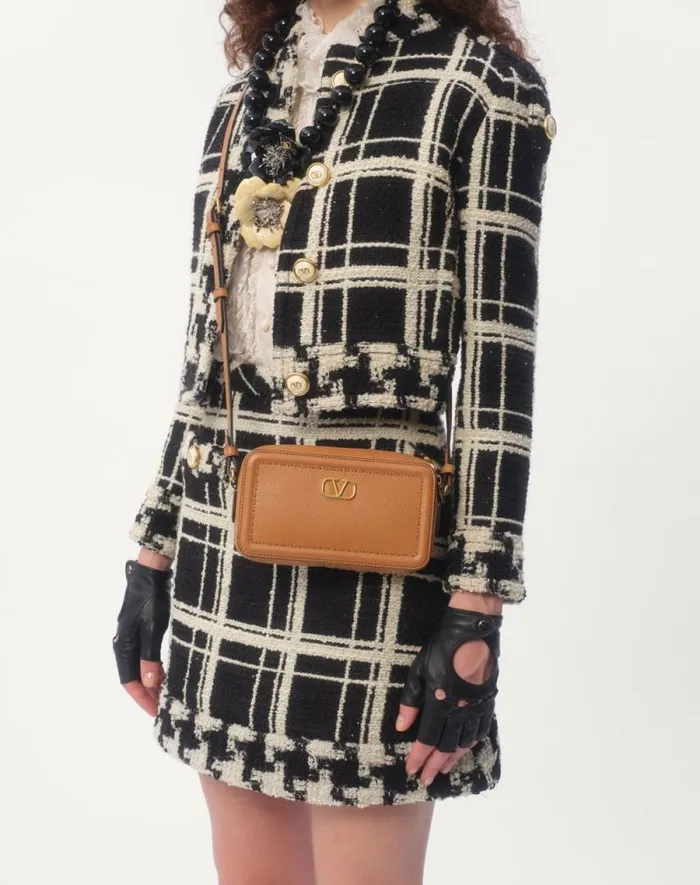 Valentino Mini Bags Woman Valentino Garavani Alltime Mini Shoulder Bag In Grainy Calfskin For Woman In Ivory Ivory Valentino Mini Bags Woman Valentino Garavani Alltime Mini Shoulder Bag In Grainy Calfskin For Woman In Ivory Ivory