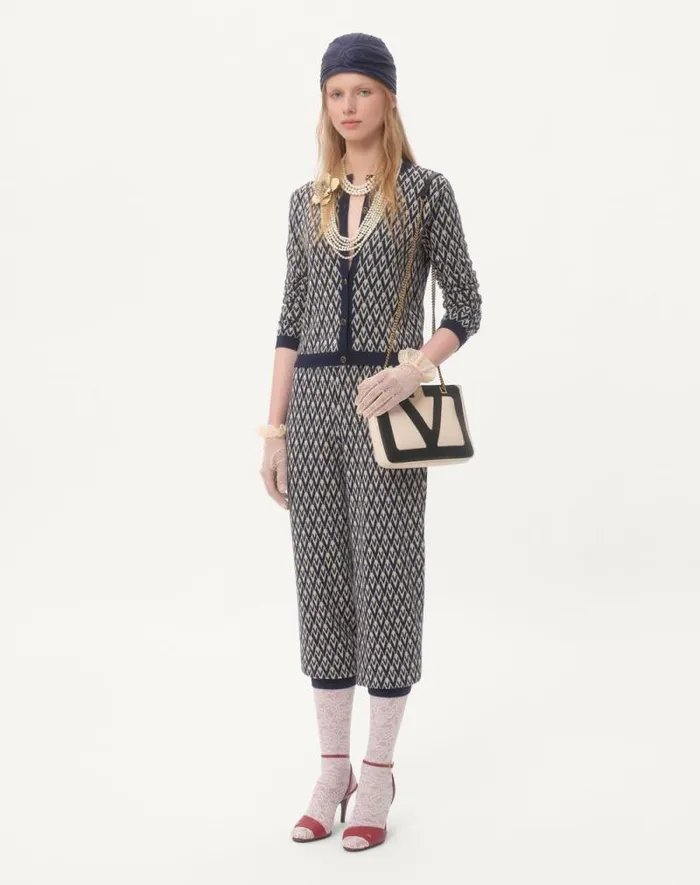 Valentino Pants And Shorts Woman Toute La V Jacquard Wool Knit Pants For Woman In Creamnavy Creamnavy Valentino Pants And Shorts Woman Toute La V Jacquard Wool Knit Pants For Woman In Creamnavy Creamnavy