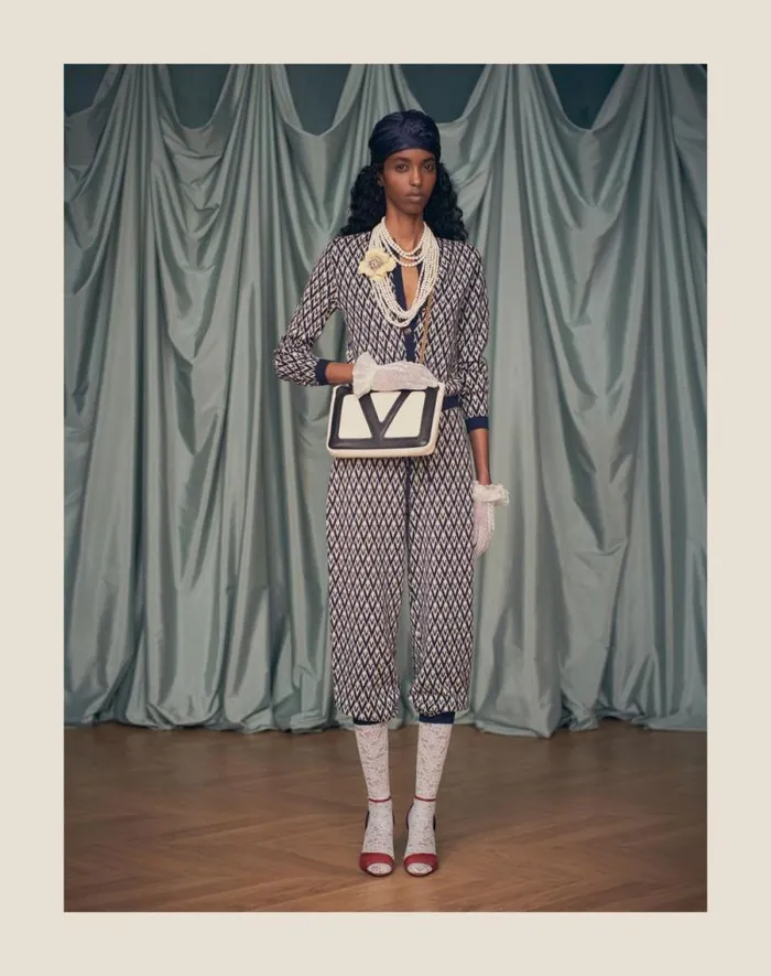 Valentino Pants And Shorts Woman Toute La V Jacquard Wool Knit Pants For Woman In Creamnavy Creamnavy Valentino Pants And Shorts Woman Toute La V Jacquard Wool Knit Pants For Woman In Creamnavy Creamnavy
