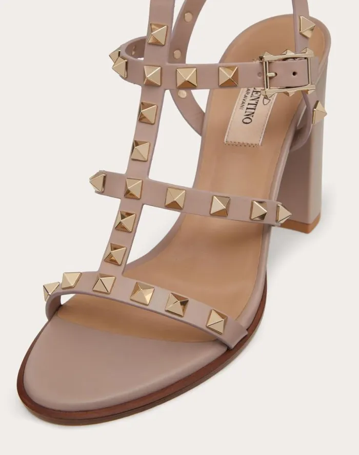 Valentino Sandals Woman Rockstud Ankle Strap Sandal 90 Mm For Woman In Poudre Poudre Valentino Sandals Woman Rockstud Ankle Strap Sandal 90 Mm For Woman In Poudre Poudre