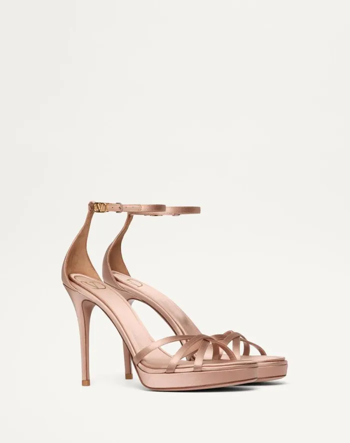 Valentino Sandals Woman Valentino Garavani Eveninglam Satin Platform Sandal 120mm For Woman In Poudre Poudre Valentino Sandals Woman Valentino Garavani Eveninglam Satin Platform Sandal 120mm For Woman In Poudre Poudre