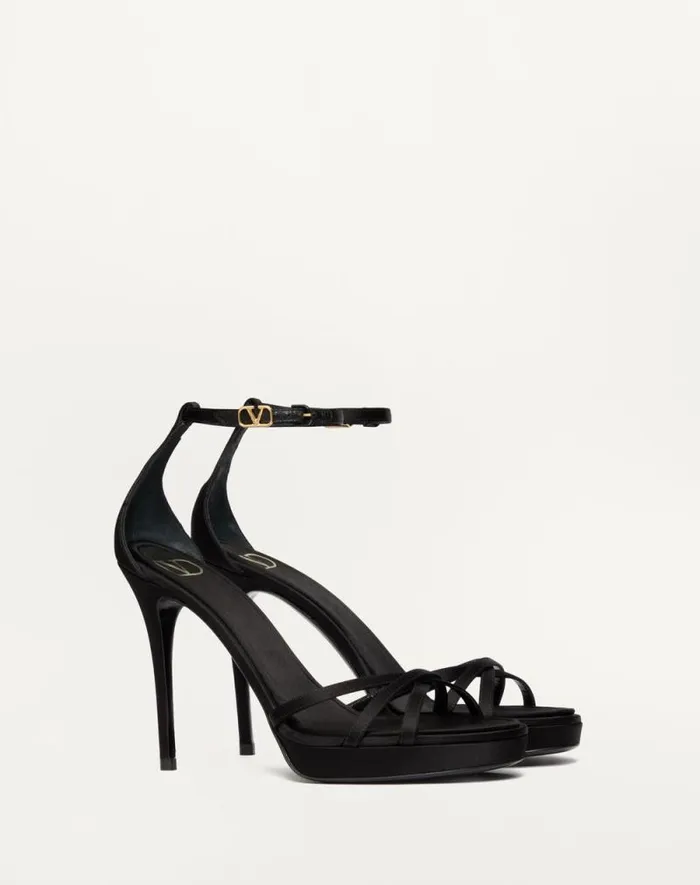 Valentino Sandals Woman Valentino Garavani Eveninglam Satin Platform Sandal 120mm For Woman In Poudre Poudre Valentino Sandals Woman Valentino Garavani Eveninglam Satin Platform Sandal 120mm For Woman In Poudre Poudre