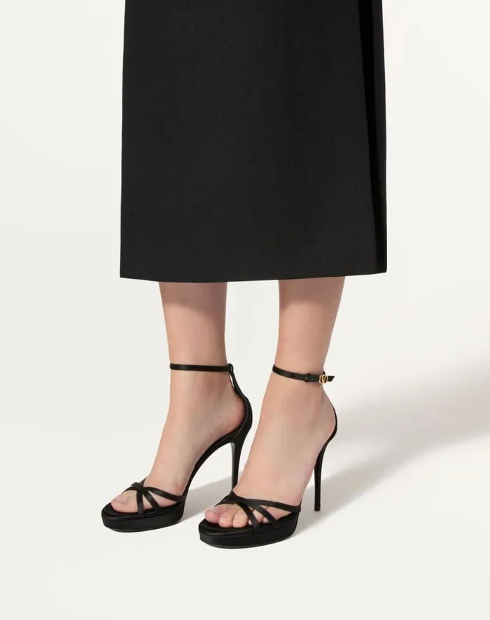 Valentino Sandals Woman Valentino Garavani Eveninglam Satin Platform Sandal 120mm For Woman In Poudre Poudre Valentino Sandals Woman Valentino Garavani Eveninglam Satin Platform Sandal 120mm For Woman In Poudre Poudre