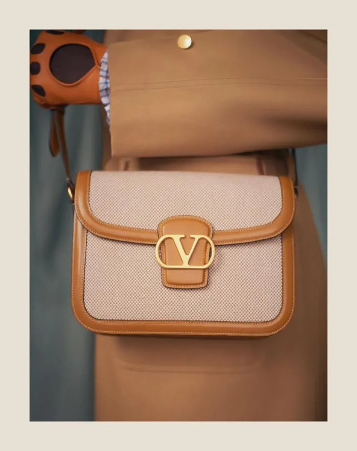 Valentino Shoulder Bags Man Valentino Garavani 9to5 Canvas Shoulder Bag For Man In Naturaltobaccogolden Cuir Naturaltobaccogolden Cuir Valentino Shoulder Bags Man Valentino Garavani 9to5 Canvas Shoulder Bag For Man In Naturaltobaccogolden Cuir Naturaltobaccogolden Cuir
