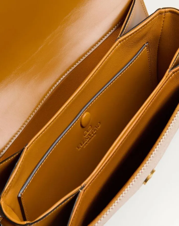 Valentino Shoulder Bags Man Valentino Garavani 9to5 Canvas Shoulder Bag For Man In Naturaltobaccogolden Cuir Naturaltobaccogolden Cuir Valentino Shoulder Bags Man Valentino Garavani 9to5 Canvas Shoulder Bag For Man In Naturaltobaccogolden Cuir Naturaltobaccogolden Cuir