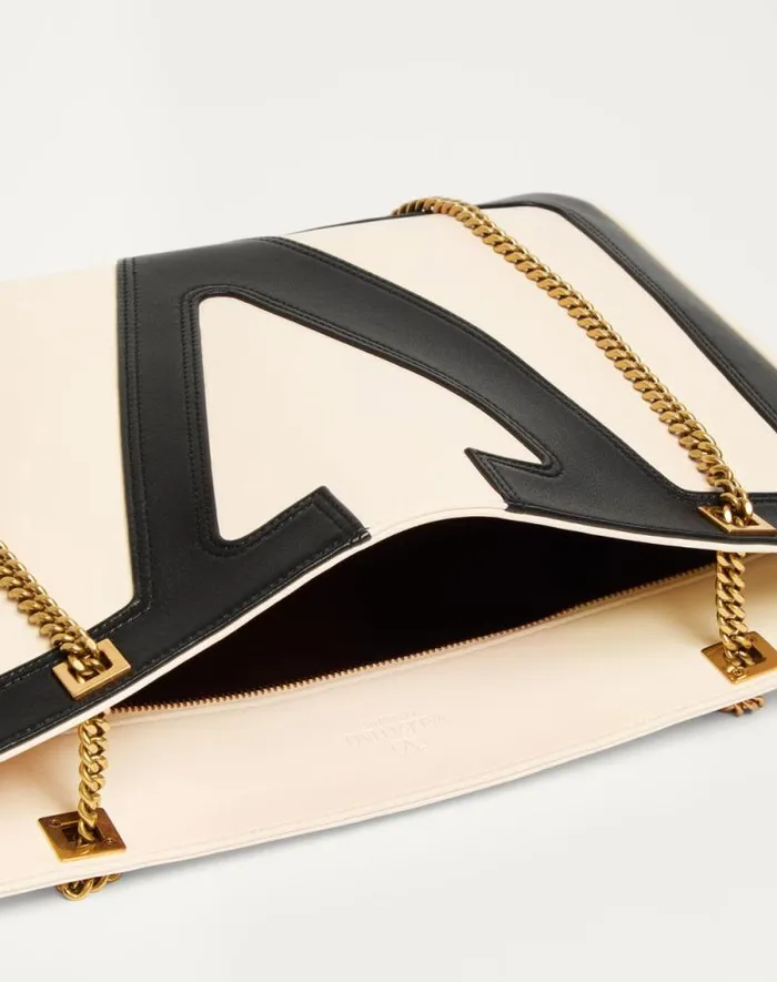 Valentino Shoulder Bags WomanMan Valentino Garavani Viva Superstar Medium Nappa Leather Shopping Bag For Woman In Ivoryblack Ivoryblack