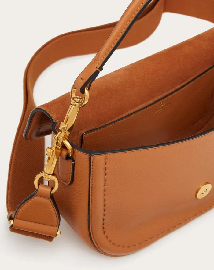 Valentino Shoulder Bags Woman Valentino Garavani Alltime Grainy Calfskin Shoulder Bag For Woman In Rose Cannelle Rose Cannelle Valentino Shoulder Bags Woman Valentino Garavani Alltime Grainy Calfskin Shoulder Bag For Woman In Rose Cannelle Rose Cannelle