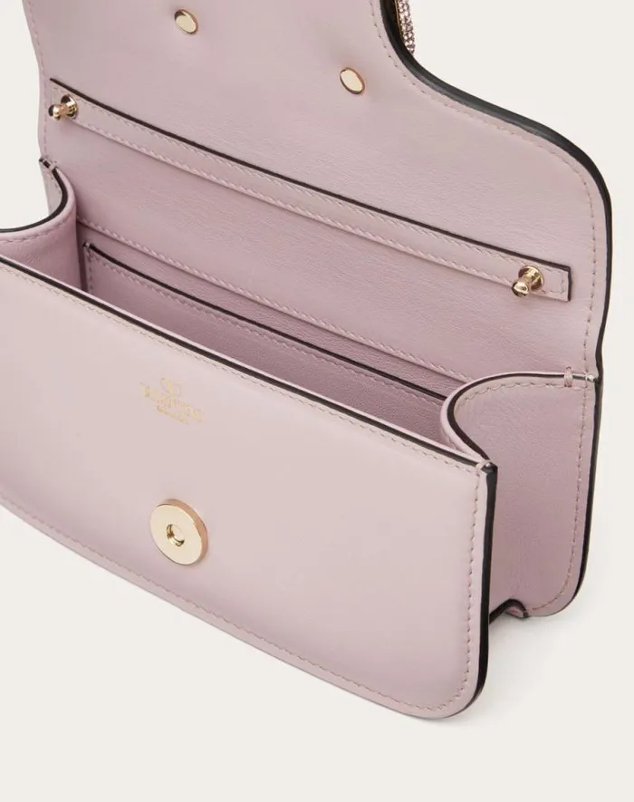 Valentino Shoulder Bags Woman Valentino Garavani Loc Small Shoulder Bag With Jewel Logo For Woman In Morning Dew Morning Dew Valentino Shoulder Bags Woman Valentino Garavani Loc Small Shoulder Bag With Jewel Logo For Woman In Morning Dew Morning Dew