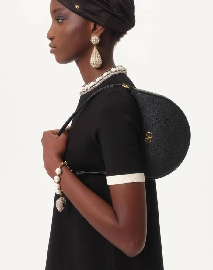 Valentino Shoulder Bags Woman Vlogo Signature Mini Hobo Bag In Grainy Calfskin For Woman In Black Black Valentino Shoulder Bags Woman Vlogo Signature Mini Hobo Bag In Grainy Calfskin For Woman In Black Black
