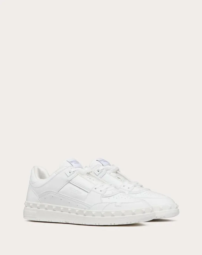 Valentino Sneakers Man Freedots Lowtop Sneaker In Calfskin For Man In White White Valentino Sneakers Man Freedots Lowtop Sneaker In Calfskin For Man In White White