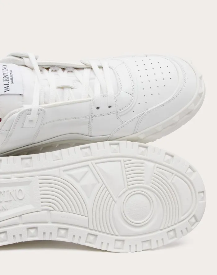 Valentino Sneakers Man Freedots Lowtop Sneaker In Calfskin For Man In White White Valentino Sneakers Man Freedots Lowtop Sneaker In Calfskin For Man In White White