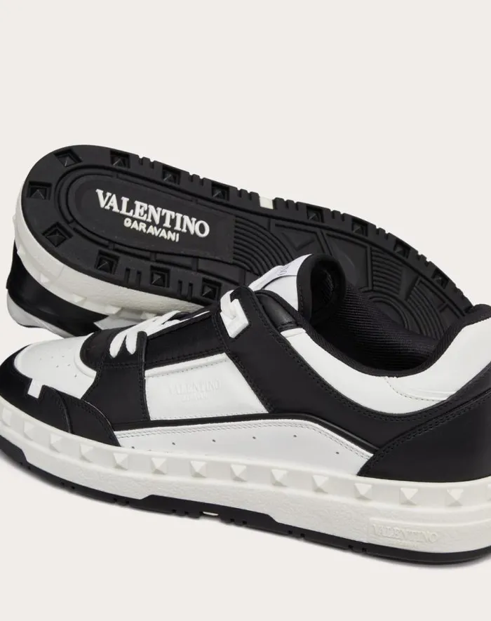 Valentino Sneakers Man Freedots Lowtop Sneaker In Calfskin For Man In White White Valentino Sneakers Man Freedots Lowtop Sneaker In Calfskin For Man In White White